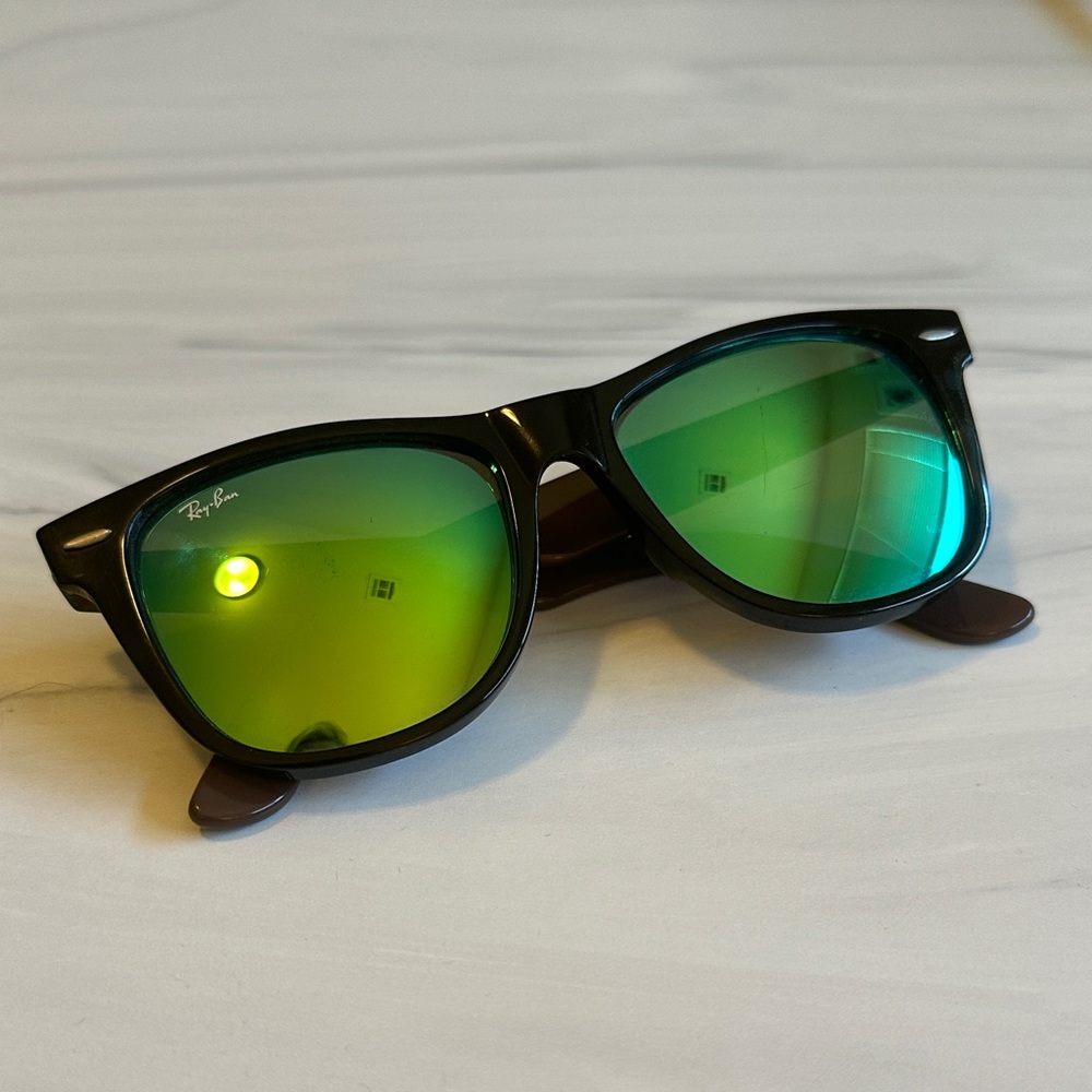 Ray-Ban Wayfarer Classic- Green lenses and black and teal frame